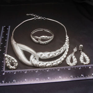 Yulaili-collar <span class=keywords><strong>de</strong></span> plata <span class=keywords><strong>de</strong></span> arabia Saudita chapado en oro <span class=keywords><strong>de</strong></span> 24 quilates, joyería <span class=keywords><strong>de</strong></span> diseño simple, color plateado, brasileño, gran oferta, <span class=keywords><strong>2022</strong></span> - Product Image 4