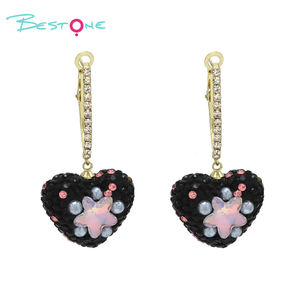 Nuevos pendientes encantadores de amor negro con diamantes de imitación de arcilla de etiqueta privada de alta calidad personalizados para niñas listos para enviar - Product Image 6