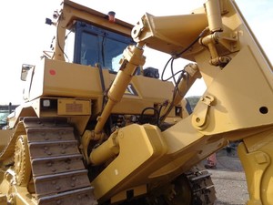 Bulldozer sur chenilles CAT D9T d'occasion en promotion avec capacité de bêchage de 4,3 m et moment de charge élevé à vendre - Product Image 6