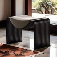 Banc de porte en fer moderne et minimaliste, style luxe léger, pour l'entrée de la maison, servant de chaise de coiffeuse, tabouret à chaussures et pouf de maquillage