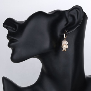 Conjunto de Joyería Chapado en Oro con Colgante de Búho y Oso, Incrustaciones de Circones Brillantes, Collar con Dije de Animal y Pendientes Colgantes, Kit de Moda para Fiesta y Uso Diario - Product Image 5
