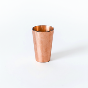 Vidrio de cobre puro hecho a mano para agua potable con diseño antiguo martillado para beneficios de salud ayurvédicos uso diario - Product Image 1