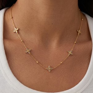 Collana Girocollo da Donna di Lusso Placcata in Oro 18K con Design a Doppio Strato Stella, Luna e Quadrifoglio a Cuore per Occasioni Speciali - Product Image 1