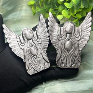 Vente en gros de pierres de cristal de guérison en obsidienne argentée de style bohème naturel, sculptées en forme d'ange, pour la décoration de la maison et les cadeaux - Product Image 4