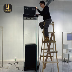 Vitrina LED Minimalista Personalizada con Vidrio de Altura Completa, Juntas Invisibles y Revestimiento Antirreflejos Avanzado para Galería - Product Image 5