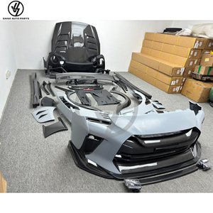 Kit carrosserie style Top Secret en fibre de carbone semi-brillante Carracing, comprenant pare-chocs, spoiler, capot et jupes latérales, avec pose sous vide pour R35 GTR - Product Image 3