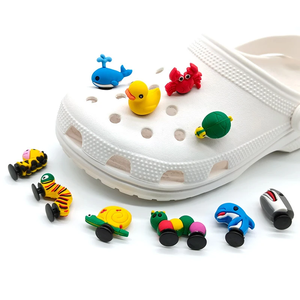 3 डी तीन आयामी ड्रॉप गोंद प्यारा कार्टून छोटा मैरी और शार्क pvc बटन सजावट निर्माता कस्टम - Product Image 4