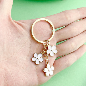 White Floral Alloy <b>Keychain</b> Round Fashion Jewelry Accessory For DIY Gifts ER569 - Product Image 2