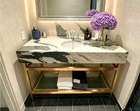 Système de pieds en laiton satiné Grand Satin pour lavabo sur colonne de boutique, meuble-lavabo mural en onyx rose, ensemble de meuble-lavabo de salle de bain en marbre Artista Panda