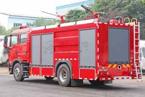 Camion de pompiers de sauvetage Howo 6* - Nouvelle capacité du réservoir d'eau de 7000 litres, hauteur de travail maximale de 45 mètres, normes Euro 6. - Product Image 3
