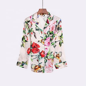 <span class=keywords><strong>Pigiama</strong></span> in vera seta da donna <span class=keywords><strong>con</strong></span> stampa digitale a tinta unita abbigliamento da notte uso domestico chiusura a bottone primavera estate ordine minimo 3 pz - Product Image 3
