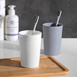 Vaso para cepillos de dientes estilo T, minimalista, de plástico esmerilado, con soporte individual, para uso doméstico, ideal como regalo personal. - Product Image 5
