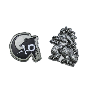 Pin de calavera de metal vintage chapado en plata antigua con esmalte suave y epoxi, insignia de calavera, pines de esmalte góticos, pines de dinosaurio - Product Image 1