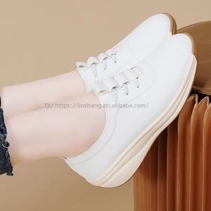 Genuine Leather <b>Soft</b>-Soled Women's Thick-Soled <b>Shoes</b> New Spring Styles Slip-on Non-Slip Lightweight Sports Mom <b>Shoes</b> - Product Image 4