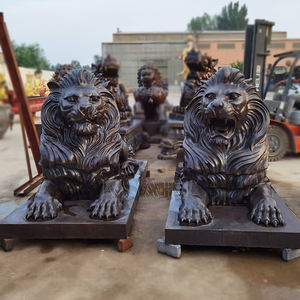 Leone sdraiato alla porta d'ingresso con stampa fustellatrice scultura in bronzo a grandezza naturale del leone - Product Image 1