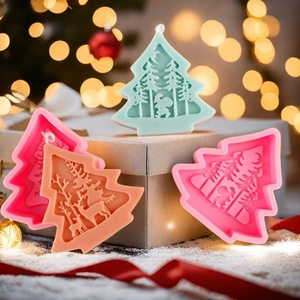 Moule en silicone pour bougie parfumée en forme de sapin de Noël TangChu, pour la décoration festive de la maison, les cadeaux et les célébrations d'hiver - Product Image 5