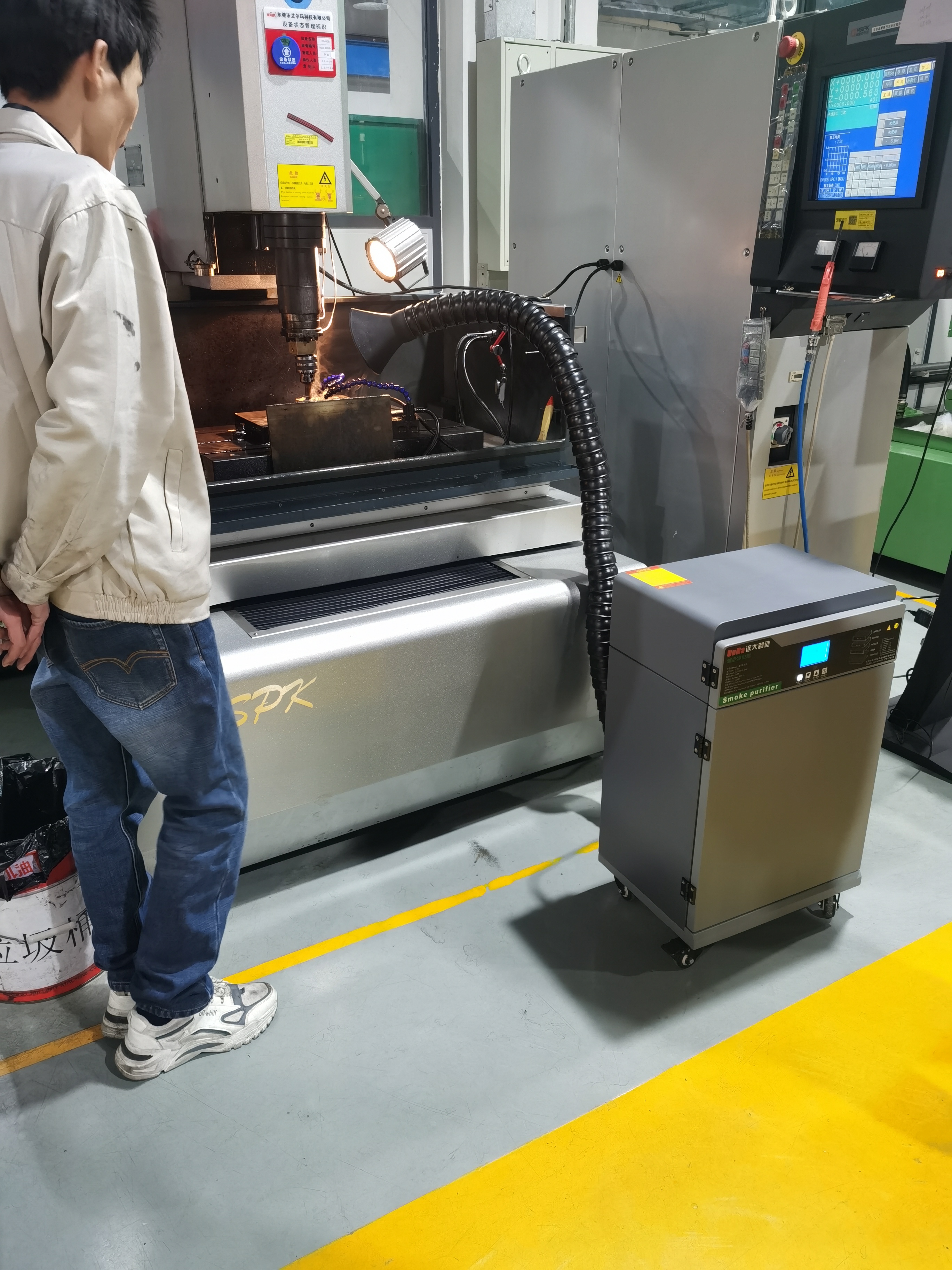 smoke and fume extractor for hair salon