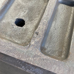 เครื่องหล่อเหล็กแมงกานีสสูงสำหรับ C160โลหะที่ทนทานต่อการสึกหรอแผ่นที่สามารถเคลื่อนย้ายได้ชิ้นส่วนเครื่องหล่อเหมืองแร่ - Product Image 3