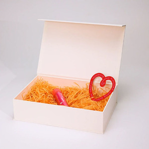 Boîte cadeau pliable en carton rigide avec impression, fermeture magnétique, en matériau recyclable, pour vêtements - Product Image 2