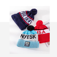 Bonnet personnalisé brodé avec pompon, casquette de haute qualité, patch tricoté, vente en gros, bonnet d'hiver en acrylique jacquard pour le ski