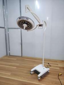 Lampe chirurgicale LED sans ombre, mobile et portable, avec pédale - Product Image 2