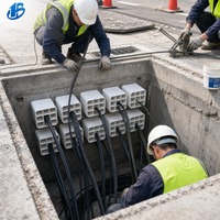 Conduit de câblage à quatre trous carrés avec séparateur en plastique pour le routage séparé des câbles d'alimentation et de signalisation