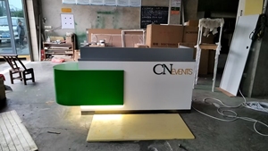 Moderno Bancone Cassa Personalizzato con Illuminazione LED |   Bancone Reception Curvo per Boutique e Gioielleria - Product Image 4