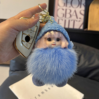 Adorable figurine à cheveux courts avec bonnet tricoté en vraie fourrure de renard, peluche moelleuse, porte-clés, pompon, breloque de sac, jolis petits cadeaux d'anniversaire