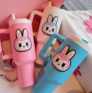 Portachiavi Giocattolo Mini Tazza Kawaii Labobu, Accessori Ciondolo 3D Carino per Zaino, Ornamenti per Borsa Mini Portachiavi <span class=keywords><strong>Stanley</strong></span> Labobu - Product Image 1