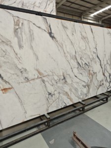 Baldosas de Piedra Artificial de Porcelana Sinterizada con Aspecto de Mármol Calacatta Blanco con Vetas Doradas de Alta Calidad, 1600x3200 mm - Product Image 3