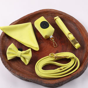 ペット用品 新スタイル ベルベット製犬用ハーネスセット ゴールドメタルバックル付き ネオンイエロー クラッシュベルベット ハーネスとリード 犬用 - Product Image 4