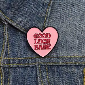 เข็มกลัดหัวใจการ์ตูนสีชมพูกับ "โชคดี BAE"-ป้ายเคลือบโลหะน่ารักสำหรับเครื่องประดับแฟชั่น - Product Image 1