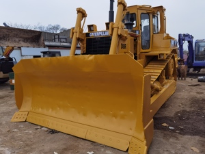 Bulldozer sur chenilles CAT D8R d'occasion, contrôle qualité strict, prix avantageux, bon état de fonctionnement, à vendre - Product Image 3