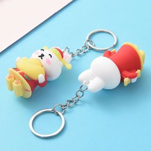 Porte-clés en métal personnalisé en gros, pendentif de sac cadeau en silicone 3D en forme de poupée - Product Image 2