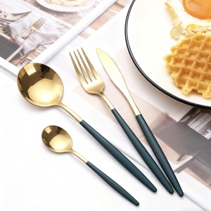 Juego de Cubiertos de Acero Inoxidable Portugués, Vajilla Occidental con Cuchillo para Carne, Tenedor y Cuchara Puntiagudos, Set de Regalo - Product Image 5