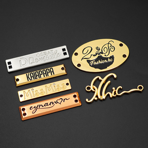 Bolsa de accesorios de ropa Hijab grabado en oro Abaya bufanda zapatos logotipo de marca personalizado etiquetas Etiqueta de ropa de metal para bolsos ropa - Product Image 2