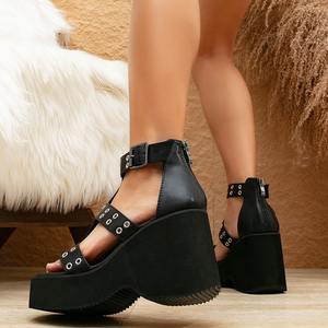 BUSY GIRL KD4438 venta al por mayor sandalias de mujer 2024 moda negro tachonado tacones gruesos señoras zapatos personalizados plataforma cuñas sandalias - Product Image 4