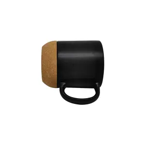 Tazza in ceramica nera opaca nordica personalizzata tazza da caffè con base in sughero con coperchio fondo in sughero isolato in legno e coperchio in plastica