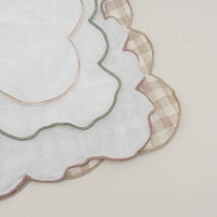 Serviettes en lin brodées avec bords festonnés Napperon de salle à manger coloré Serviette pour mariages Événements Serviette tissée Design