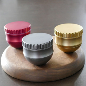<span class=keywords><strong>Broyeur</strong></span> à trottinette avec dents de broyage affûtées OEM, 4 pièces, 2,5 pouces, <span class=keywords><strong>broyeur</strong></span> gyroscopique portable, accessoires de fumage personnalisés - Product Image 5