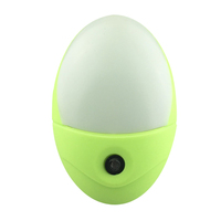 Veilleuse LED A58 à brancher avec capteur crépusculaire, designs minimalistes pour chambre à coucher en plastique jaune/bleu/blanc