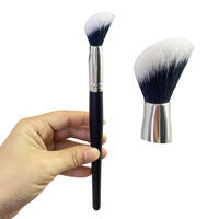 Yayi vente directe d'usine manche en bois fond de teint contour du visage réglage liquide pinceaux de mise en surbrillance-pinceau crème Blush incliné