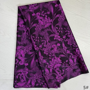 Tessuto Broccato Jacquard a Doppia Faccia Personalizzato, Alta Qualità, 100% Poliestere, 134gsm, Larghezza 65/<span class=keywords><strong>66</strong></span> Pollici, per Abiti da Sposa Jiangsu - Product Image 4