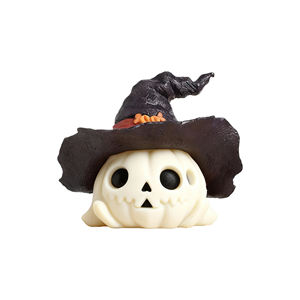 Scultura in Resina di Zucca di Halloween - Artigianale, Carina e Spettrale con Cappello da Strega, Regalo Personalizzato in Resina e Decorazione da Collezione - Product Image 1