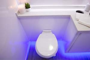 Remolque de Baño Móvil para Eventos al Aire Libre y Obras de Construcción con Instalaciones Sanitarias - Product Image 4