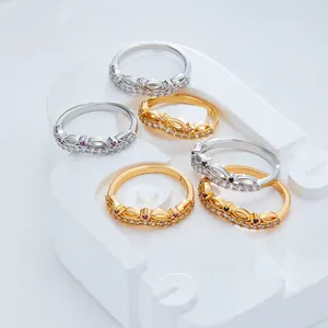 China Atacado cincin tunangan casal presentes 18k luxo emas asli modelo terbaru latão metal anéis