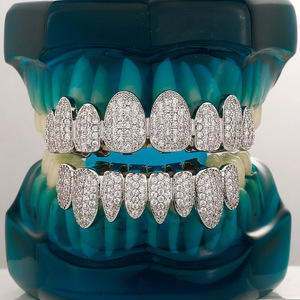 ฮิปฮอป โกลด์กริลล์ซ ประดับเพชรเซอร์โคเนียแปดฟัน งานฝังละเอียด ตกแต่งฟัน สำหรับทุกเพศ ใส่ได้ทุกวัน สีทูโทน ทองคำขาวและทองคำ - Product Image 2