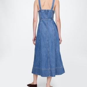 Robe d'été élégante personnalisée OEM pour femmes, en denim, avec fermeture éclair au dos, ourlet à volants, sans manches, robe en denim décontractée pour soirée - Product Image 2
