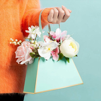 Emballage personnalisé de carte de bouquet de fleuriste de rose de fleur fraîche, sac fourre-tout de luxe pour femmes avec poignée en ruban