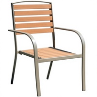 Chaises en métal nordiques modernes, confortables, imperméables, empilables, à bas prix, pour les jardins, les parcs, les villas, les entrepôts